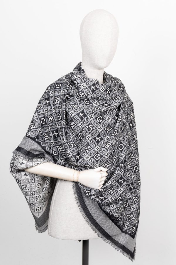 LOUIS VUITTON 1854 Scarf Silk Wool Black White For Sale