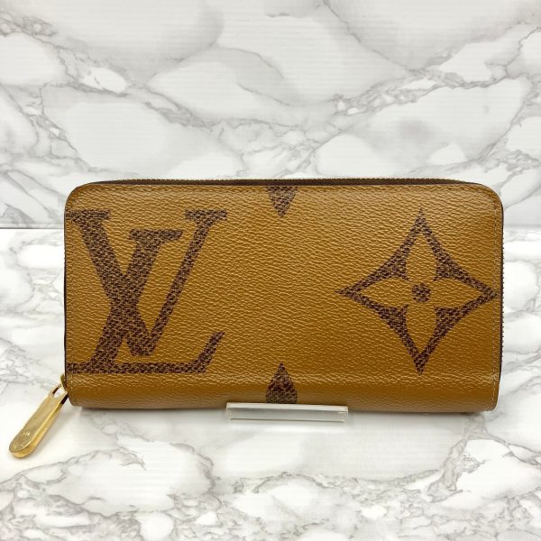 LOUIS VUITTON  Giant Monogram Zippy For Sale