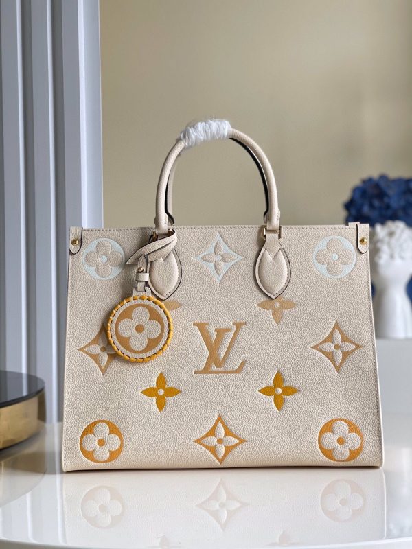 Louis Vuitton  MM Bag Fashion