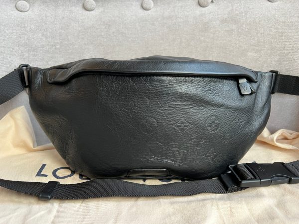 Louis Vuitton Black Discovery Shadow Bumbag Sale