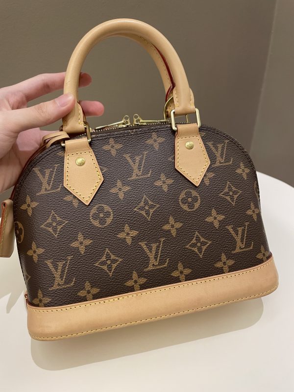 Louis Vuitton Alma BB Monogram Fashion