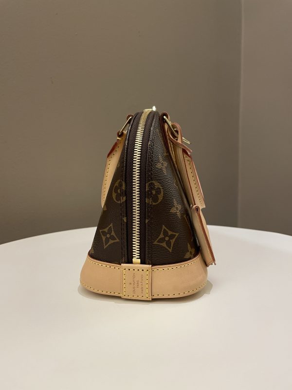 Louis Vuitton Alma BB Monogram Fashion